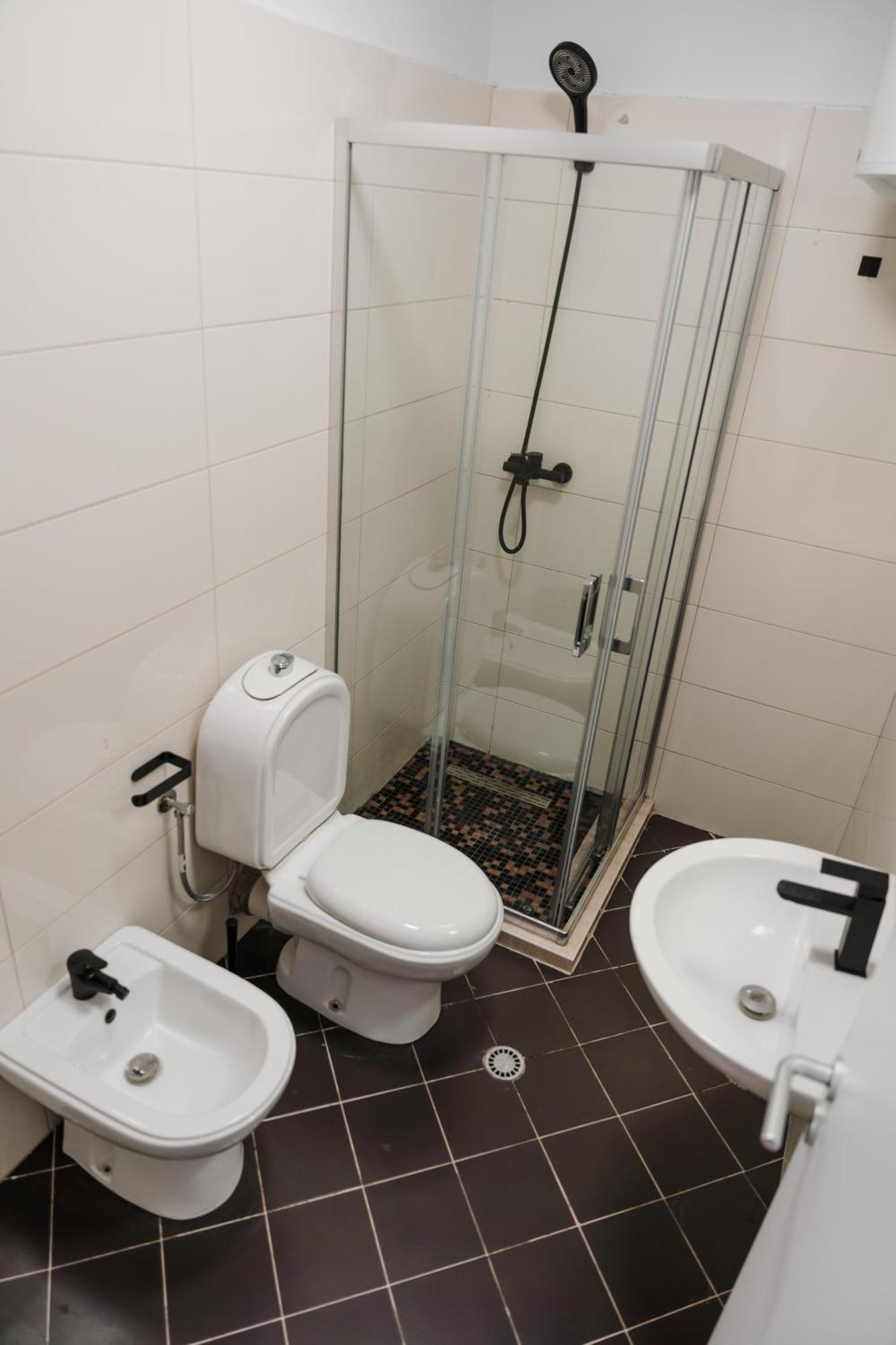 Urban Hotel Тирана Экстерьер фото